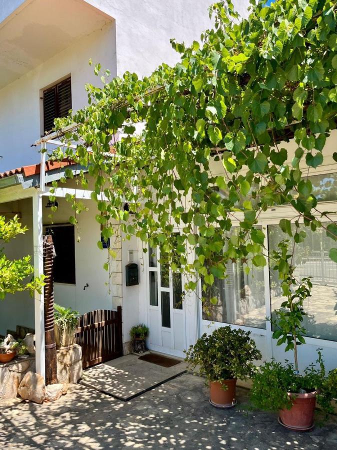 Gorana With Swimming Pool * Jelsa (Hvar)