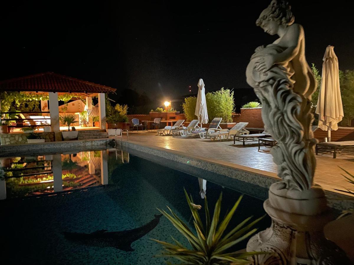 Gorana With Swimming Pool Apartament *