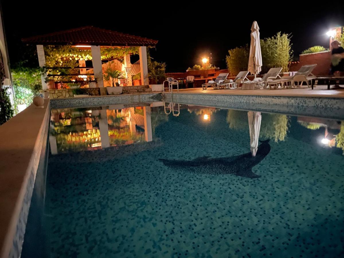 Gorana With Swimming Pool Apartment